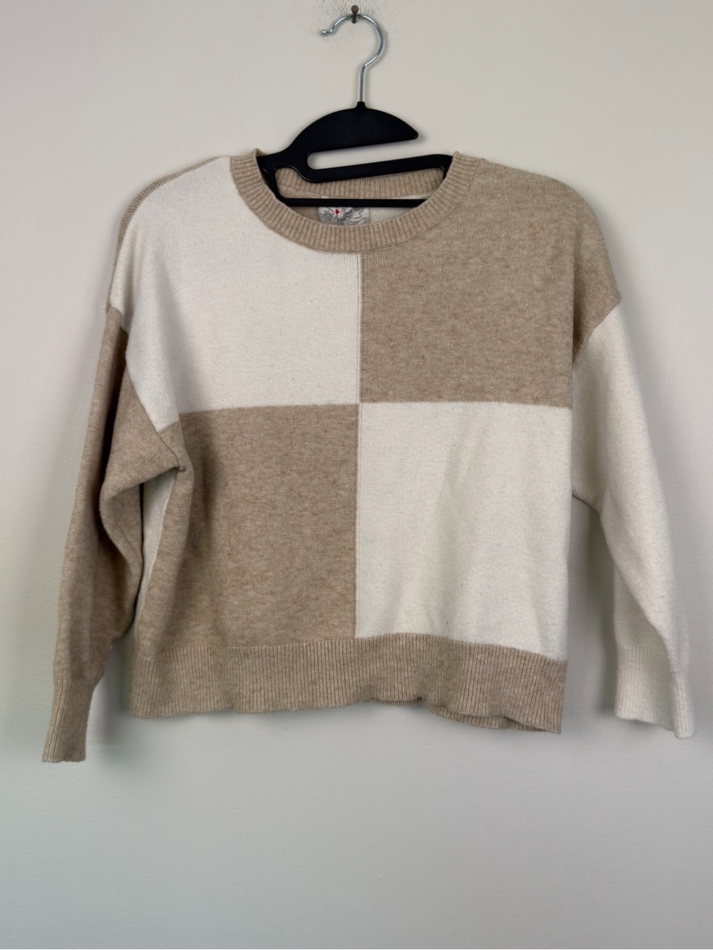 Poof Apparel Beige Cream Colorblock Sweater Small